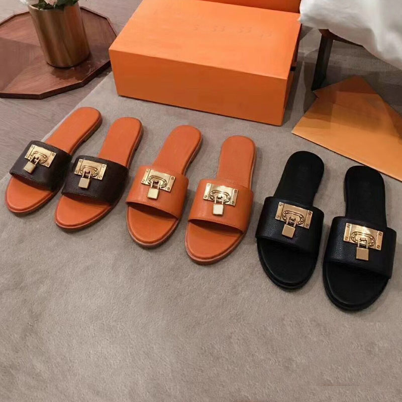 

Beach slippers Classic Flat heel Summer Lazy Designer Metal Cartoon Big Head flops leather lady Slides women shoes Hotel Bath Ladies sexy Sandals Large size 35-37-40-42, Orange