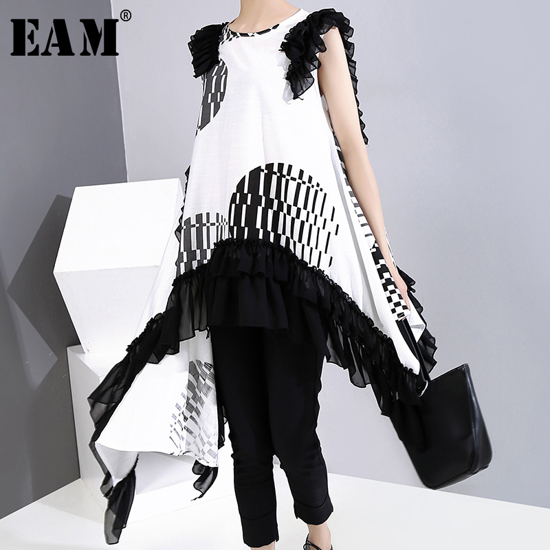 

EAM] Women White Pattern Printed Irregular Pleated T-shirt New Round Neck Sleeveless Fashion Tide Spring Summer 2020 1X920