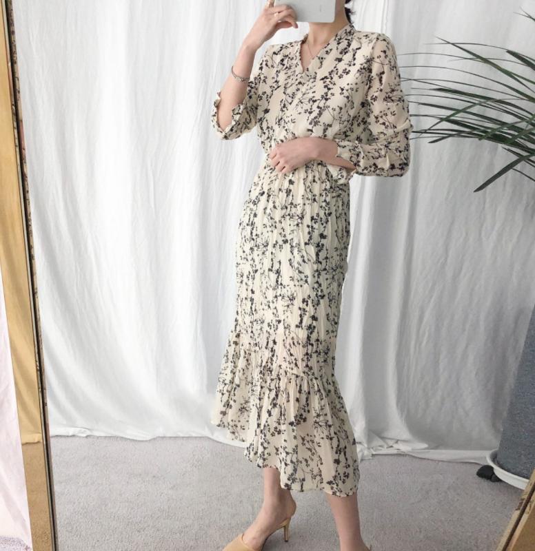 

Korean ins French retro elegant temperament loose floral lotus leaf V-Neck long sleeve medium length dress for women, Black;gray