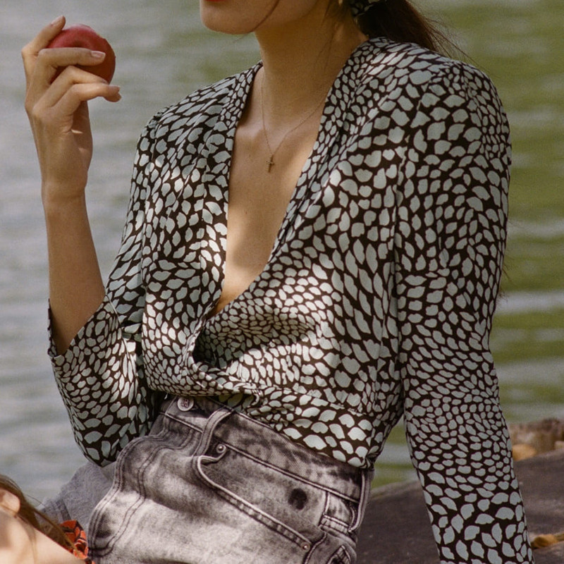 

New lips print V-neck Women's blouse ladies shirts and tops female casual wild stylish clothes for Autumn