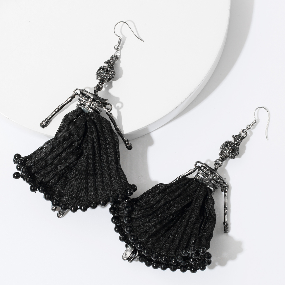 

earrings new alloy Diamond rhinestone lace skull skeleton earrings fashionable women alternative ear hook