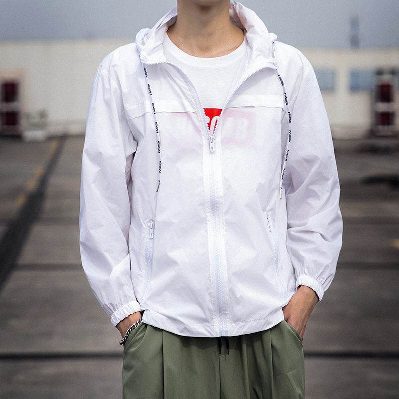 

Summer Thin Jacket Men Hooded Quick-drying Mens Windbreaker Sunscreen Coat Male Light fabrics Outdoor Travel Jackets for Men CX200801, Gray