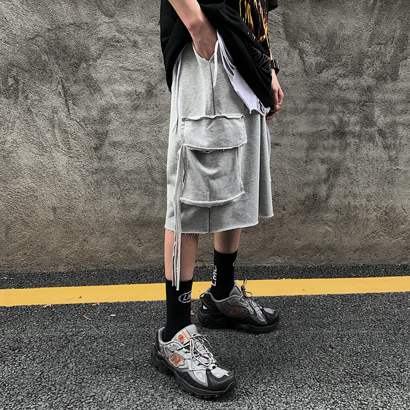 

High Street Antique Finish Via Rinsing Large Pocket Tooling Solid Color Shorts Men and Women Large Wide Mouth Sports Shorts, Black