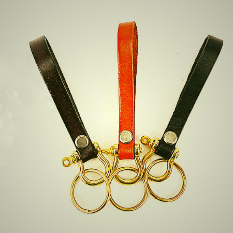 

Retro Locomotive Key Chain Key Pendant Pure Handmade Cowhide Ring Retro Style Black Brown Yellow Coffee