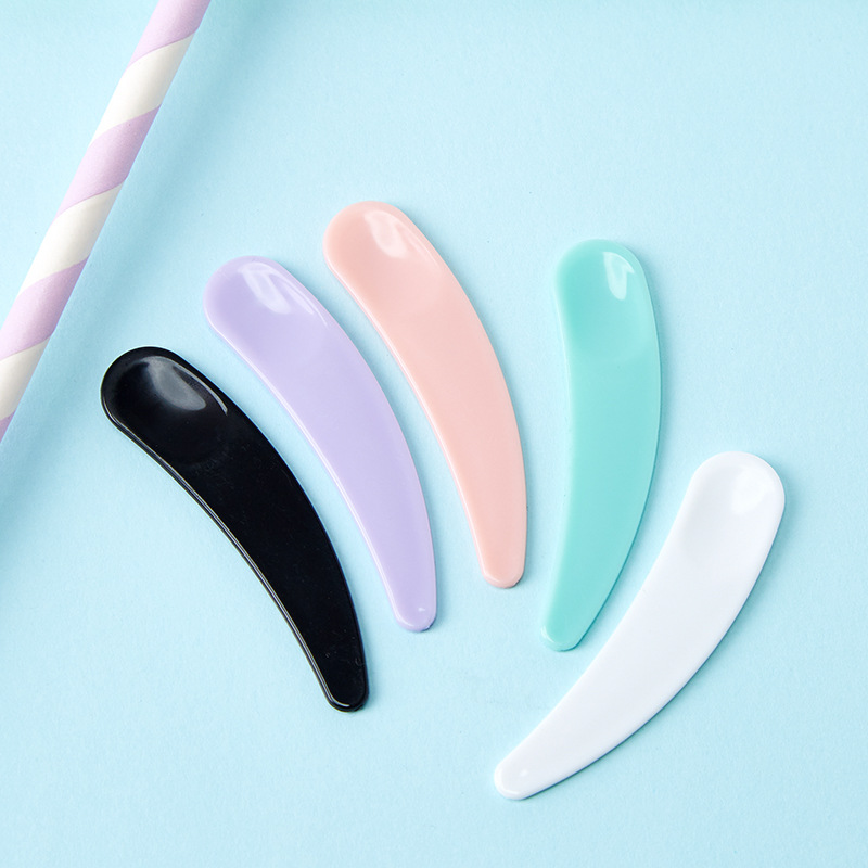 

10Pcs Mini Cosmetic Spatula Disposable Curved Scoop Makeup Mask Cream Spoon Eye Cream Stick Make Up Face Beauty Tool Kits