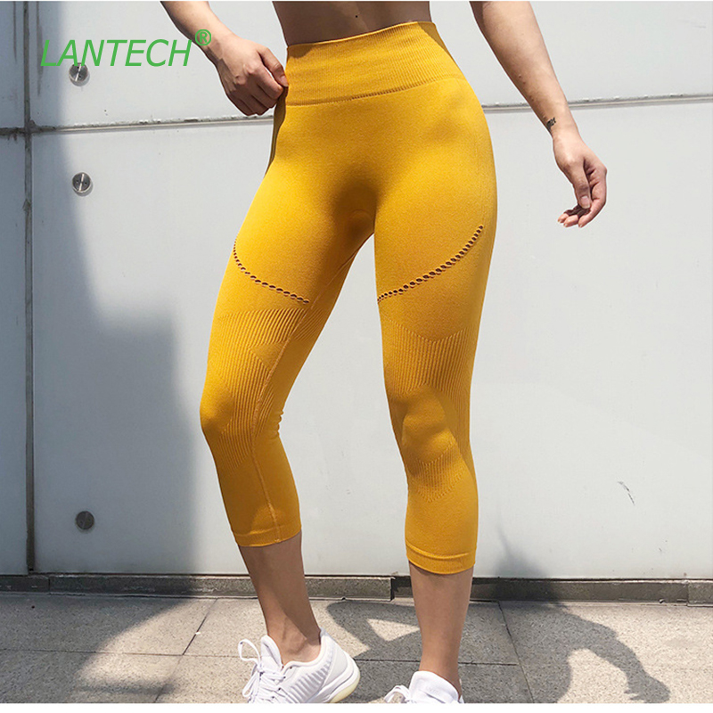 

LANTECH Women Yoga Leggings Sports Capri Pants Running Sportswear Stretchy Fitness Hips Push Up Seamless Gym Compression Tights, Black