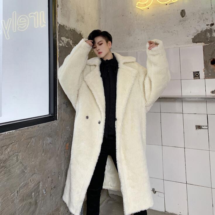 sobretudo bege homem