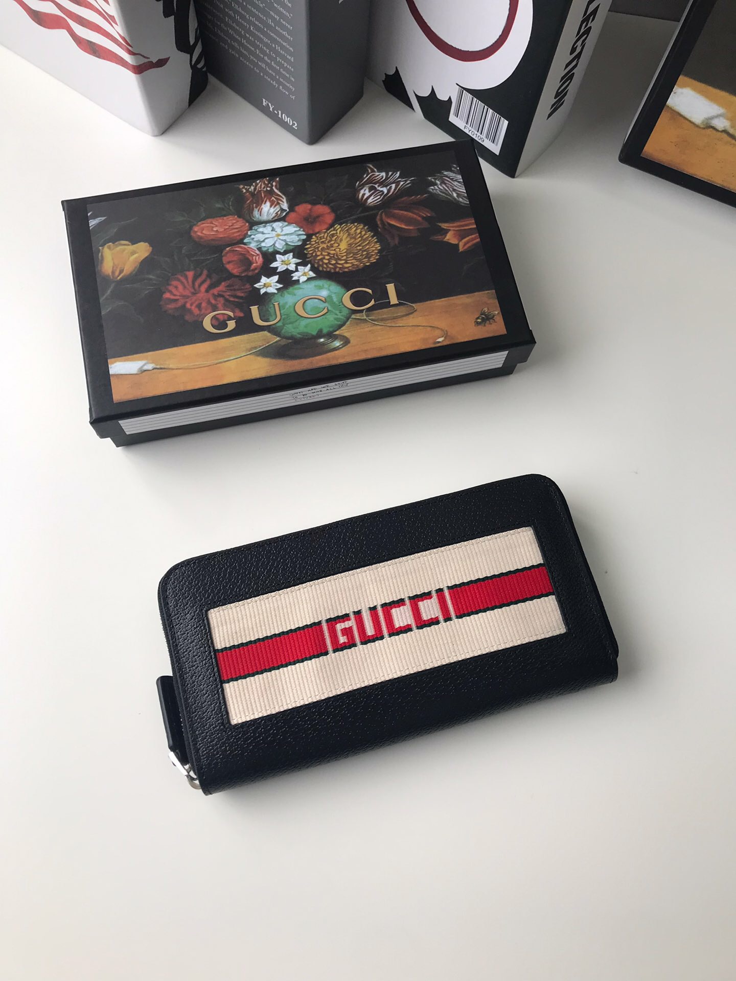 

Classic fashion trend men and women short long wallet, credit card clip, passport book, zero wallet, send box dust bag, free shipping Z082