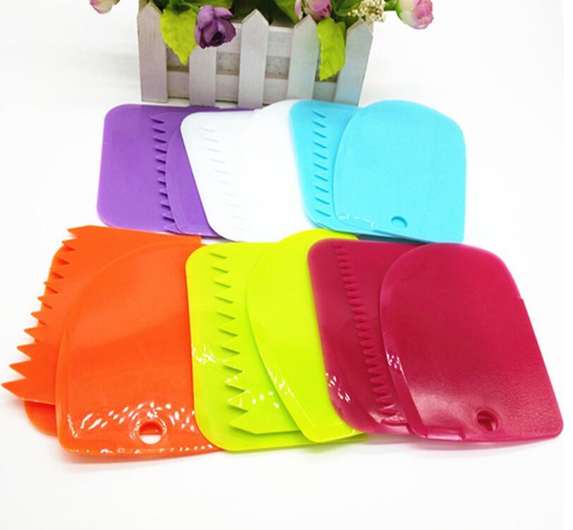 

3Pcs/set Plastic Dough Icing Fondant Scraper Cake Decorating Baking Pastry Tools Plain Smooth Jagged Edge Spatula Cutters 997 225