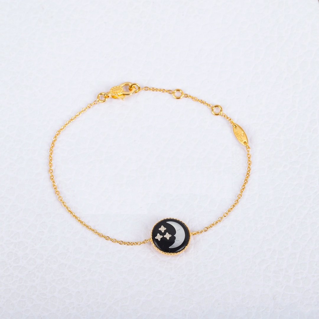 

The new sun moon star necklace lucky pendant jewelry adopts mother of pearl sterling silver thickness 18k gold high quality necklace bracele