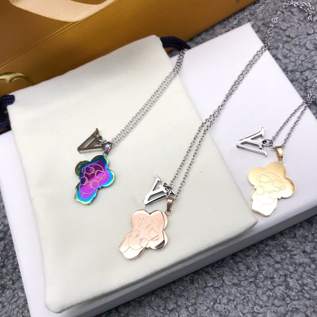 

Europe America Style Men Lady Women V Initials Lovers Long Chain Necklace With Sound Viviennes 3 Color Pendant
