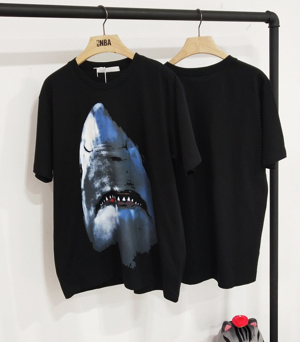 

20SS mens designer t shirts Top Qaulity Tee Black T-shirt Casual Women Shark Dog Tee Print Tshirt New Summer Mens Luxury T Shirt