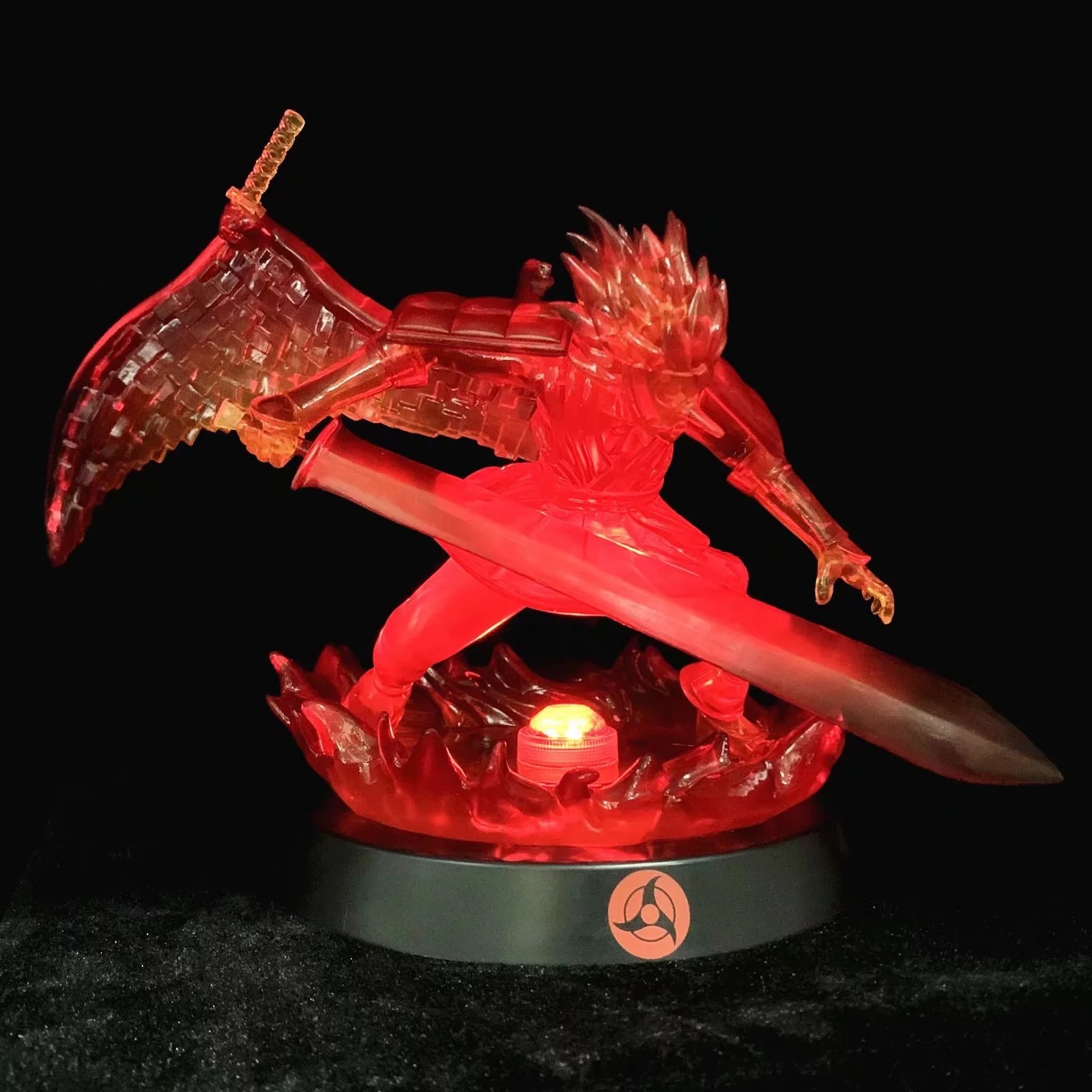 naruto statues itachi