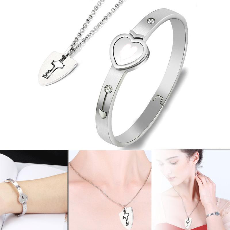 

Vanity Love Lock Set Titanium Steel Bracelet Necklace Set Couples Bracelet Necklace Holiday Gift MU8669