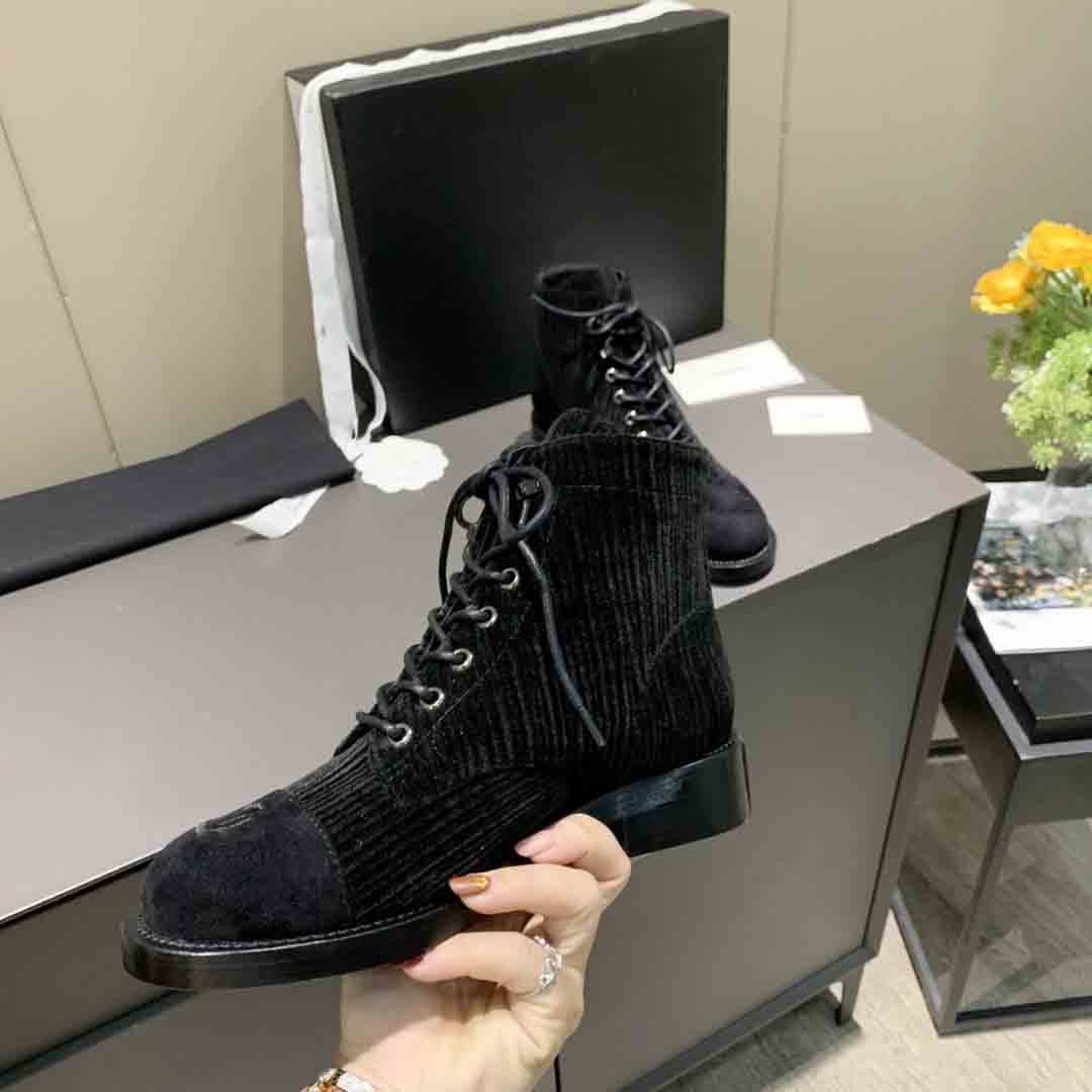 

2021 designer lace-up boots, winter luxury women's boots, good quality designer short boots, suede designer Martin boots, Colour1