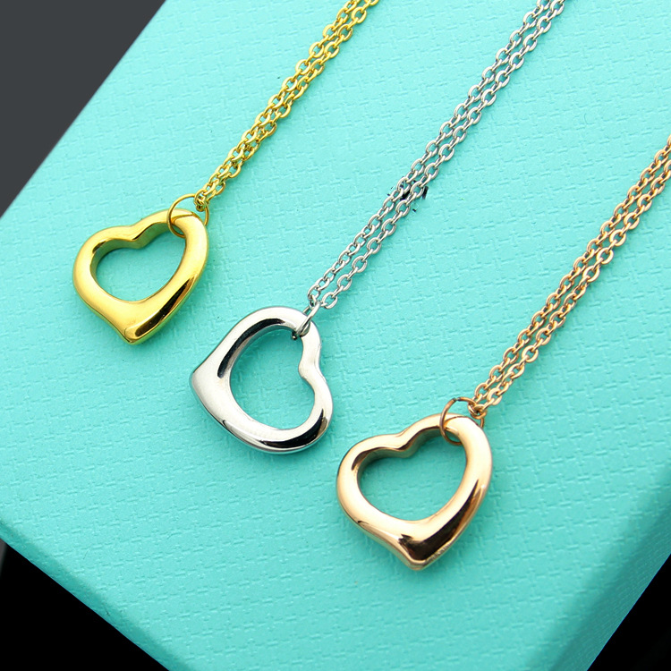 

Titanium steel jewelry wholesale t hollow single heart necklace women's foreign trade Love Necklace