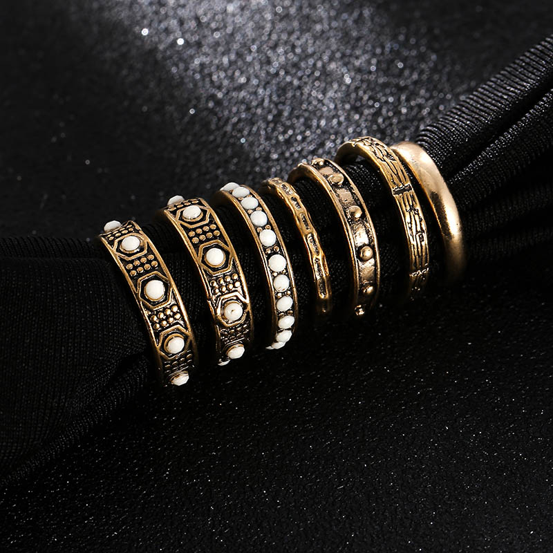 

7 Pcs/set 2020 Fashion Women's Bohemian Ancient Gold Alloy Rings Set Vintage Hexagon Geometric Pattern White Acrylic Ring Gifts