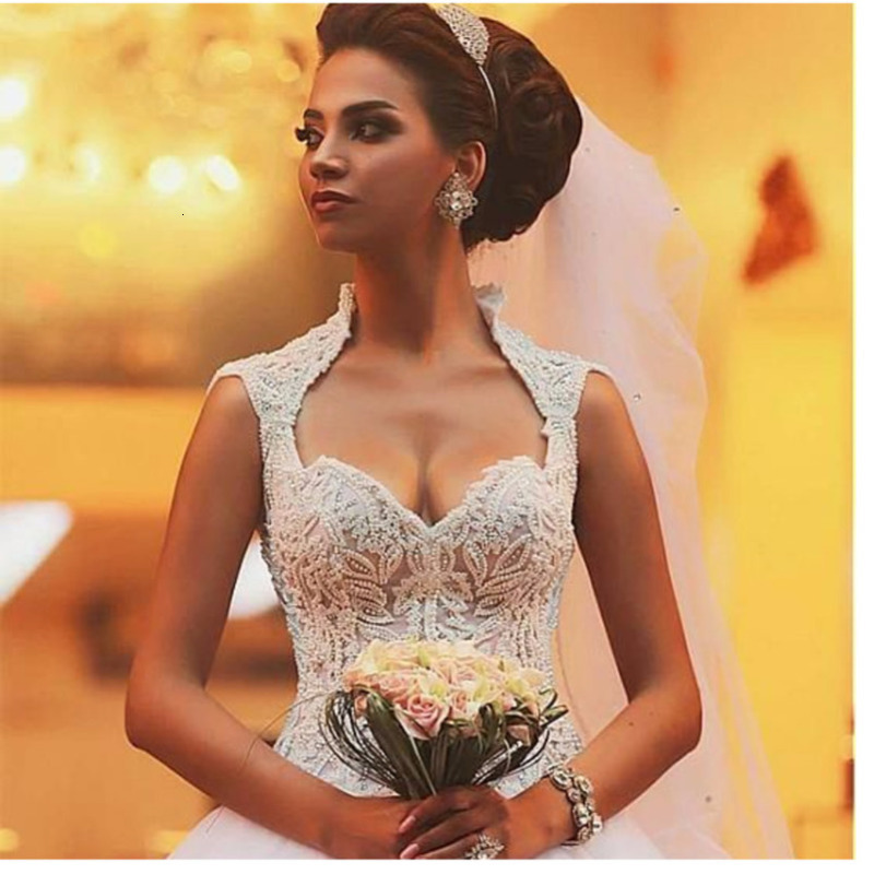 

Gorgeous Beading A Line Islamic Wedding Dresses Romantic Tulles Skirt Court Train Bridal Gown Vestidos De Novia, White