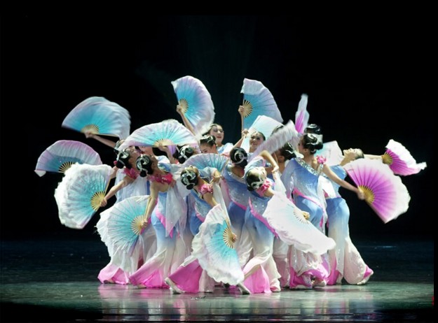 

New classical dance clothes stage performance clothing umbrella dance costumes national fan Yangko clothing