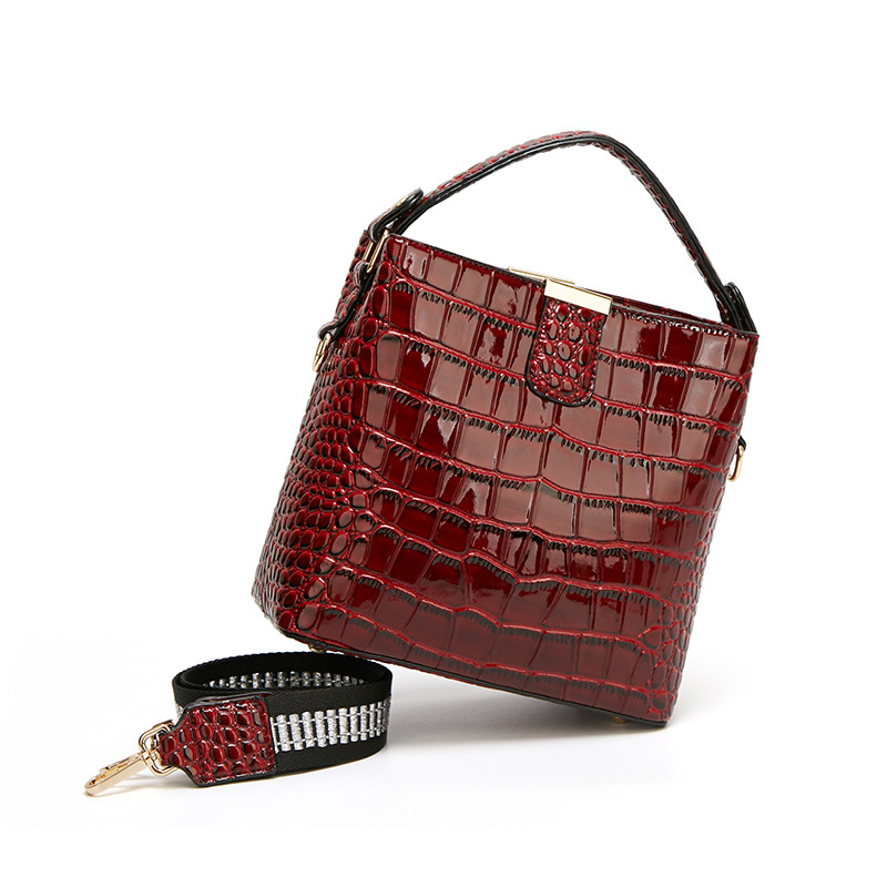 

2020 New Style Womens Bag Summer Patent Leather Womens Bag Alligator Print Handbag Shoulder Sling Fashion Bucket Womens Bag, Burgundy