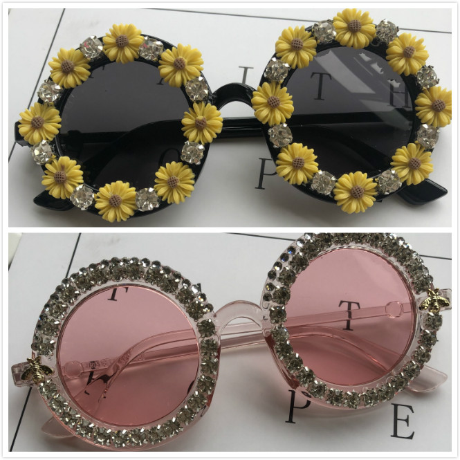 

2pcs/lot Fashion Crystal Women Sunglasses Round Shades Designer Eyewear Gorgeous Ladies Sun Glasses Flower Eyeglasses