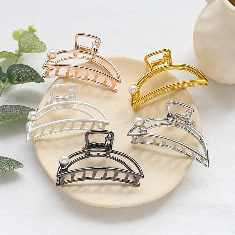 

2020 New 1PCS Fashion Hollow Pearl Hair Clip Lady Elegant Moon Metal Hair Clip Accessories Headdress Decoration