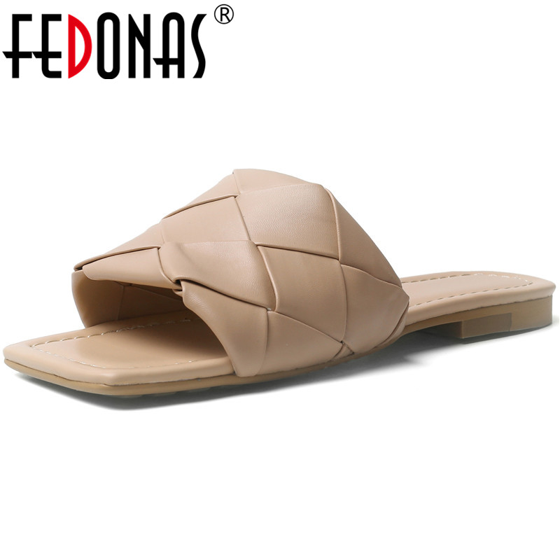 

FEDONAS Fashion Summer Newest Women Slippers Vintage Female Low Heels Sandals For Walking At Home Basic House Shoes Woman 2020, Black