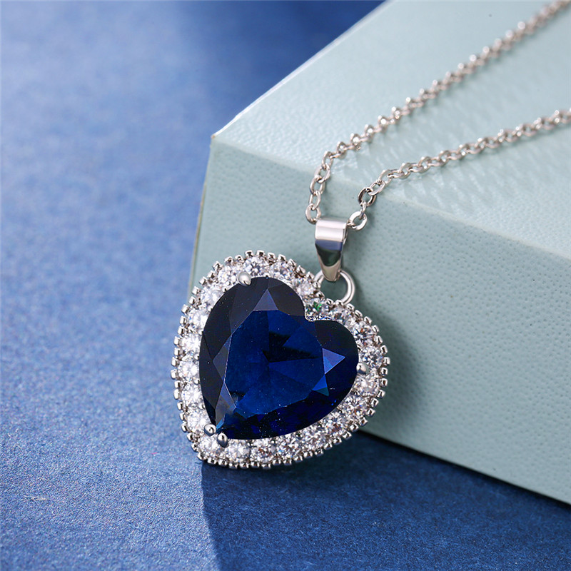 

Vintage Female Rainbow Zircon Stone Necklace Charm Love Heart Wedding Necklace Cute Silver Color Pendants Necklaces For Women