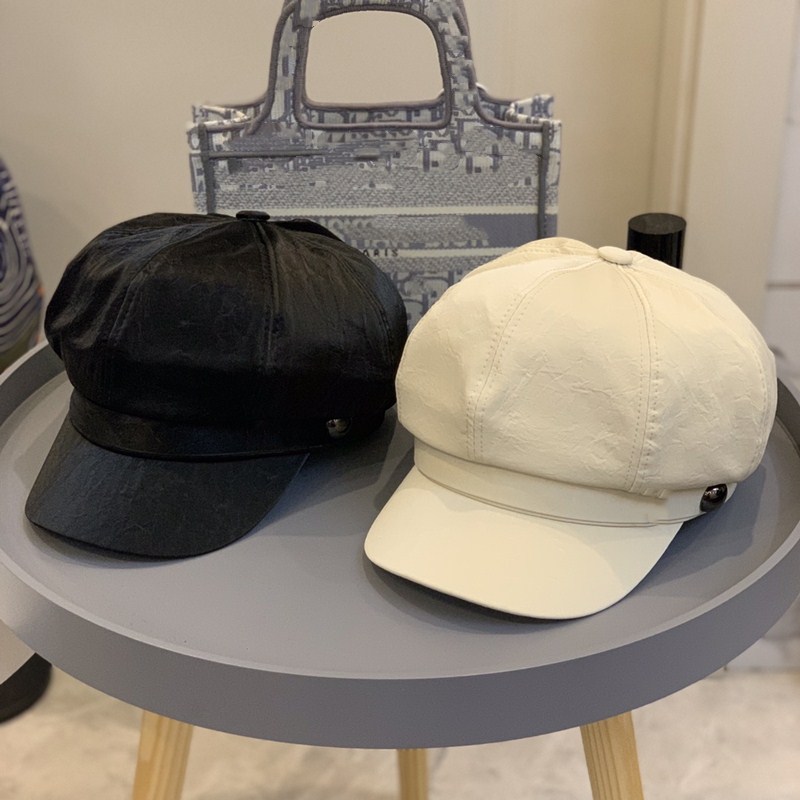 

moment Classic fashion , embossed octagonal hat, White