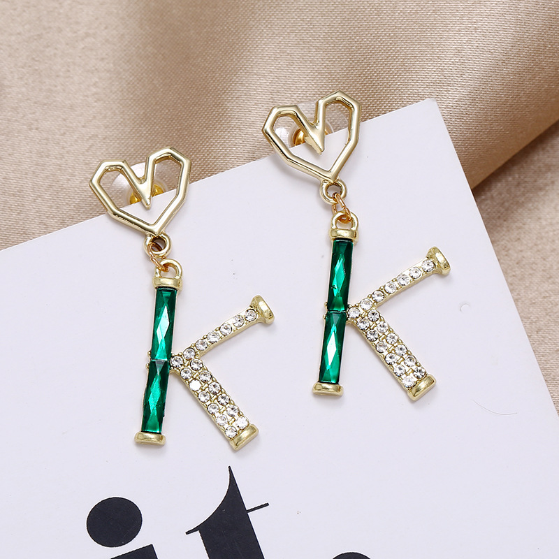 

Korean Fashion New Non-Mainstream Design High-End Simple Letter Hollow-out Heart-Shaped Earrings