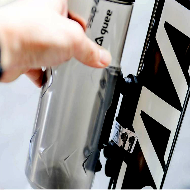 

Guee Cageless Bottle Engineered With Neodymium Magnets For Secured Mechanical Locking No More Dropped Or Ejected Bottles