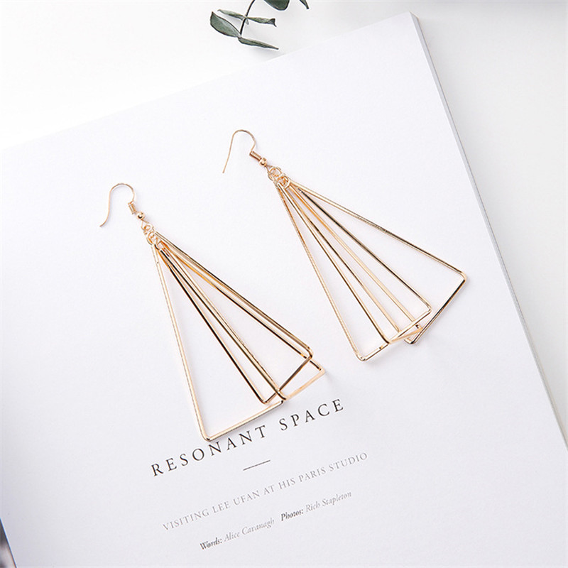 

Modern Women's Earrings 2020 Atmospheric Geometric Triangle Women Stud Earrings Fashion Wild Casual Female Jewelry Accessories