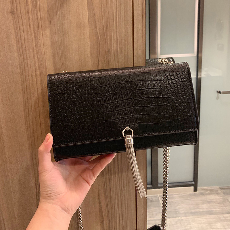 

2020 Fashion Woman Designer Chain Shoulder HandBags Hasp Wallet Tassel Stone Grain Genuine Soft Leather Evening Fold Envelope Bag Wholesale, No bag