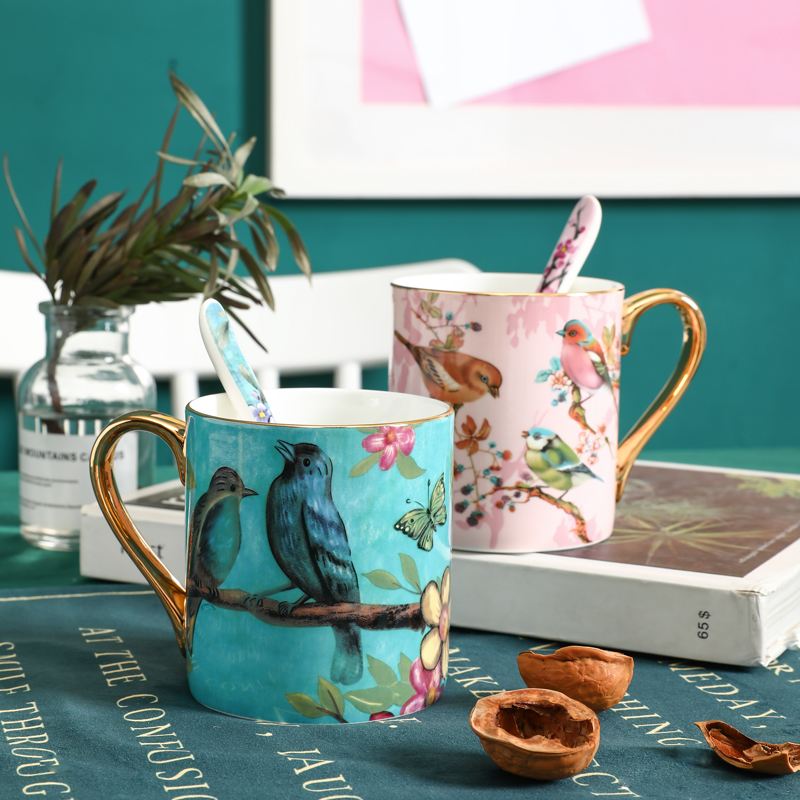 

Bone China Phnom Penh European Water Cup Home Couple Mug A Pair of Large Capacity with Spoon Retro Ceramic Coffee Cup LB80803, Pink