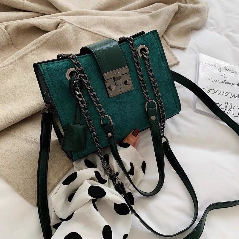 

Vintage Fashion Square Tote bag 2020 Winter New Quality Matte Leather Women's Designer Handbag Lock Chain Shoulder Messenger Bag, Black