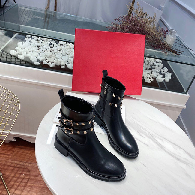 

Luxury Fashion Designer Ankle Martin Boots Women Rivets Knight Motorcycle Cow Leather Boots Martin boots size 35-41 with box, Black
