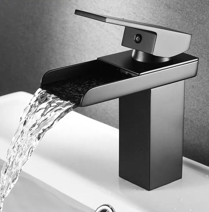 

Bathroom Sink Faucet One-Handle Single Hole Modern Hot And Cold Water Faucet with Tap Supply Hoses Matte Black