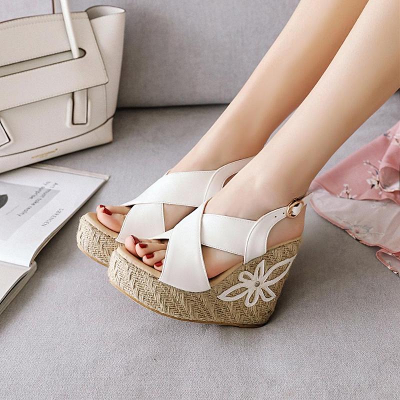 

Flower thick-soled loose cake bottom buckle crossed summer ultra high slope heel sandal Ins, Black