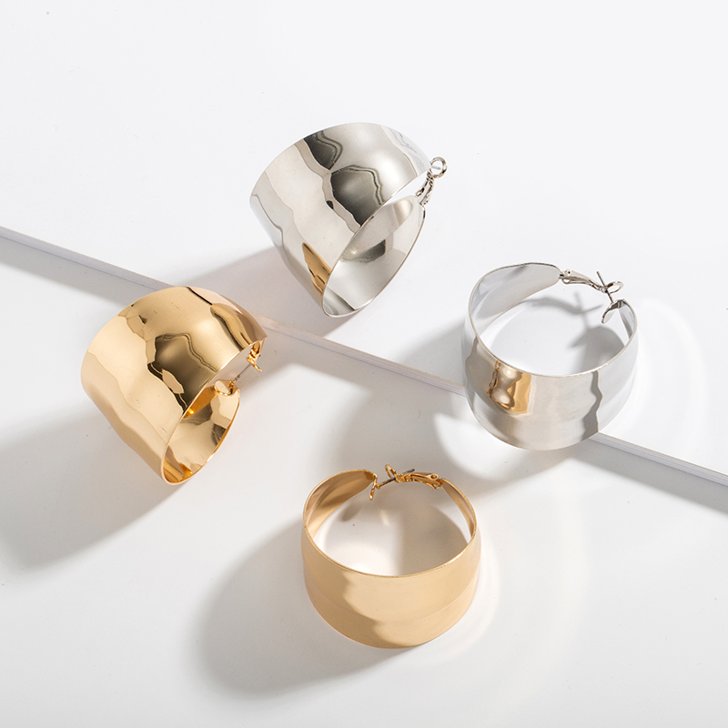 

2020 Ins New Gold Polished Metal Round Geo Minimalism Minimalist Hoop Earrings Trendy Korean Fashion Chic Party Jewelry