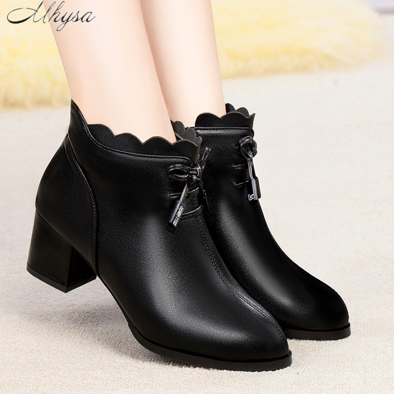 

2020 Autumn Wnter New Women's Mid-Cut Fashion Cotton Shoes Thick Heel Plus Velvet Warm Non-slip Women's Cotton Boots W248, Black single