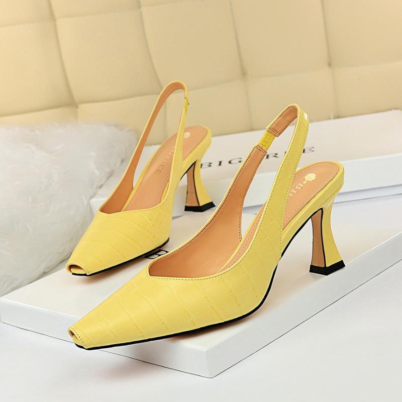 

Korean Fashion High-heeled Shallow Mouth Square Head Back Strap Hollow Stone Pattern Patent Leather Shiny Professional Shoes, Black