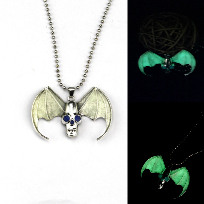 

Punk Bat Pendant Necklace Luminous Jewelry Silver Color Chain Glow in the Dark Necklaces For Women Men Hallowmas Gift