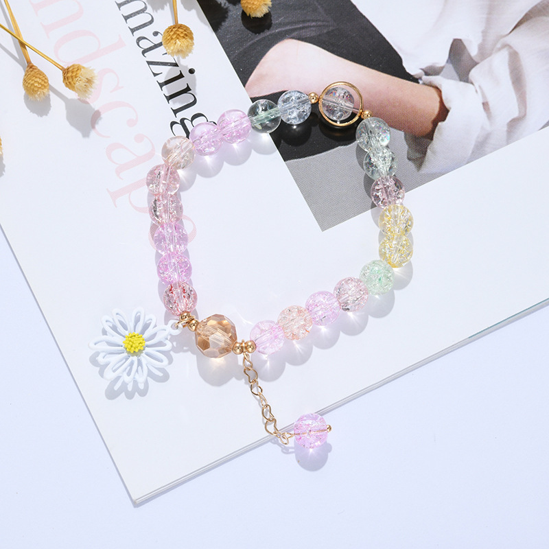 

New Korean version of the small daisy bracelets female small fresh color flowers campus style student explosion bead bracelet