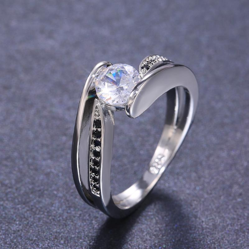 

Huitan Fashion New Arrival Brilliant Cubic Zirconia Female Ring Simple Wedding Party Proposal Rings for Women Statement Jewelry
