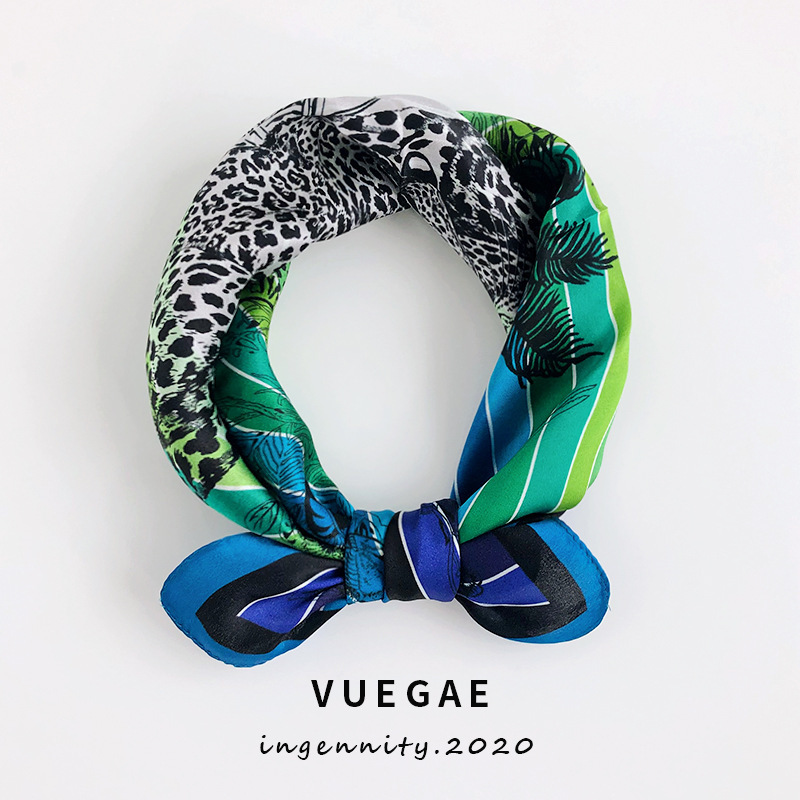 

2020 Hot Sale Women Hijab Winter 100% Silk Scarf Small Square Scarves Women's Neck Fashion New Bandana Poncho Foulard Femme