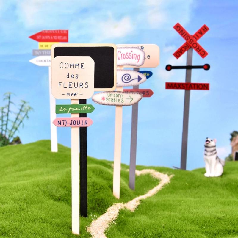 

12Pcs Mini Wood Signpost Micro Landscape Ornaments Garden Bonsai Dollhouse Decor