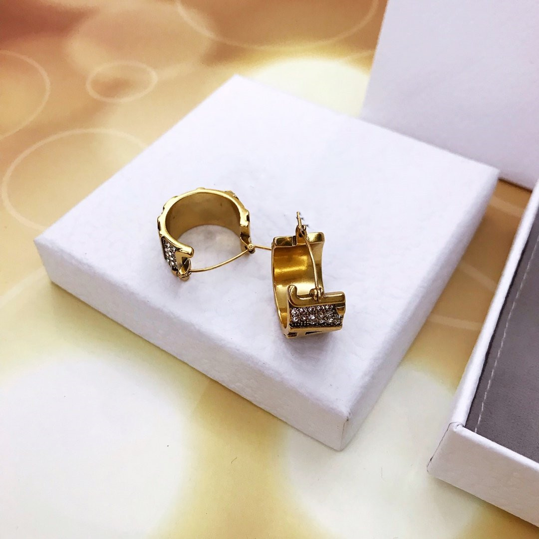 

Gold Earrings for Woman Fashion Earrings Vintage Letter Earrings High Quality Brass Fashion Jewelry Supply