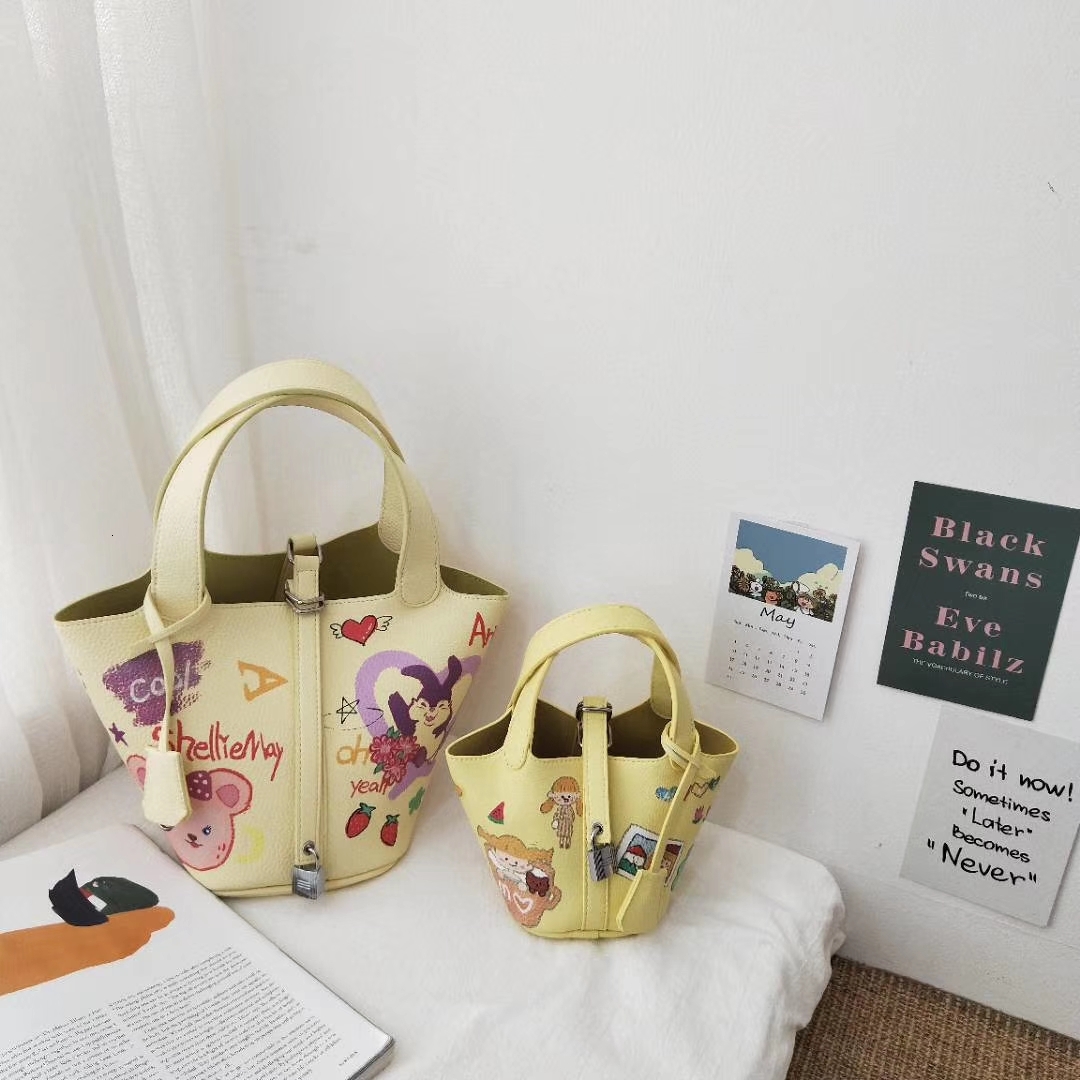 coach small floral wallet