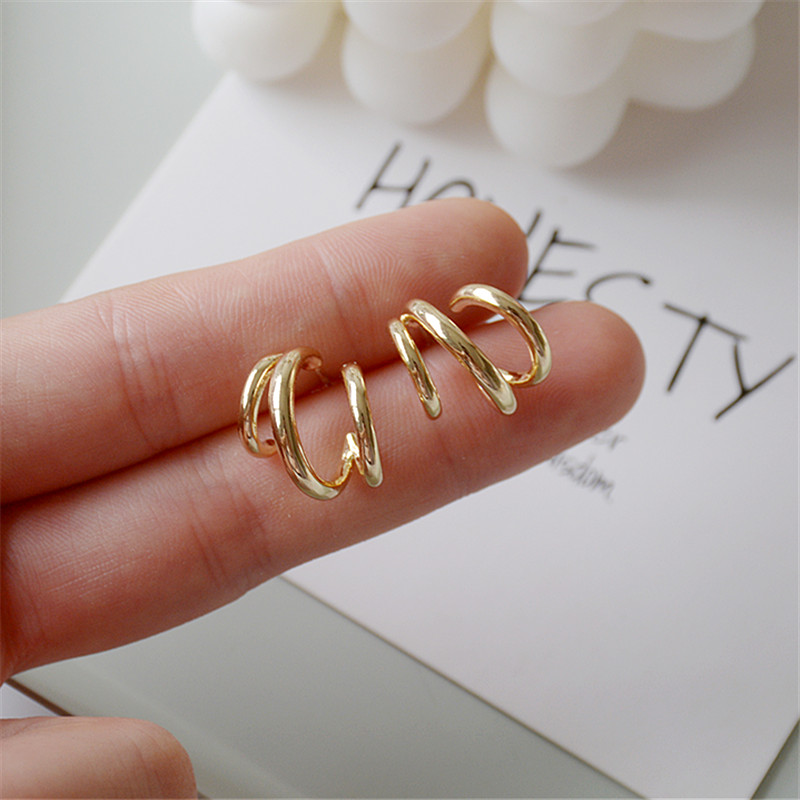 

2020 fashionable women fashion curve geometric irregular U-shaped smooth earrings women's party accessories gift