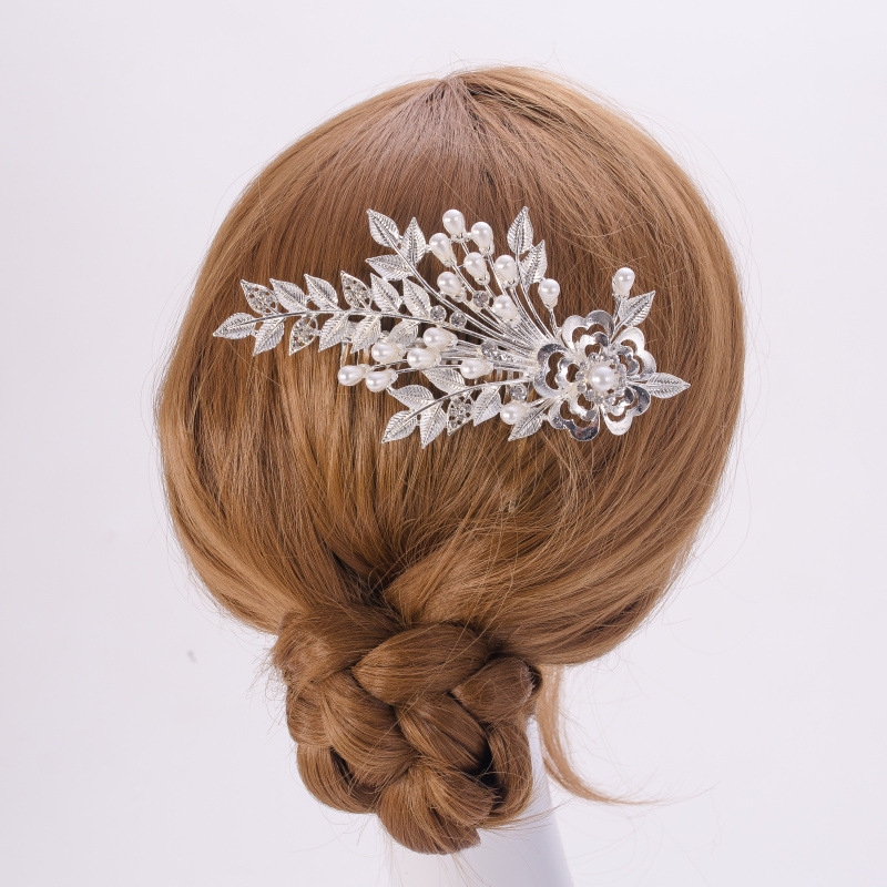 

The bride headdress Hand-made pearl claw drill insertion comb hair access